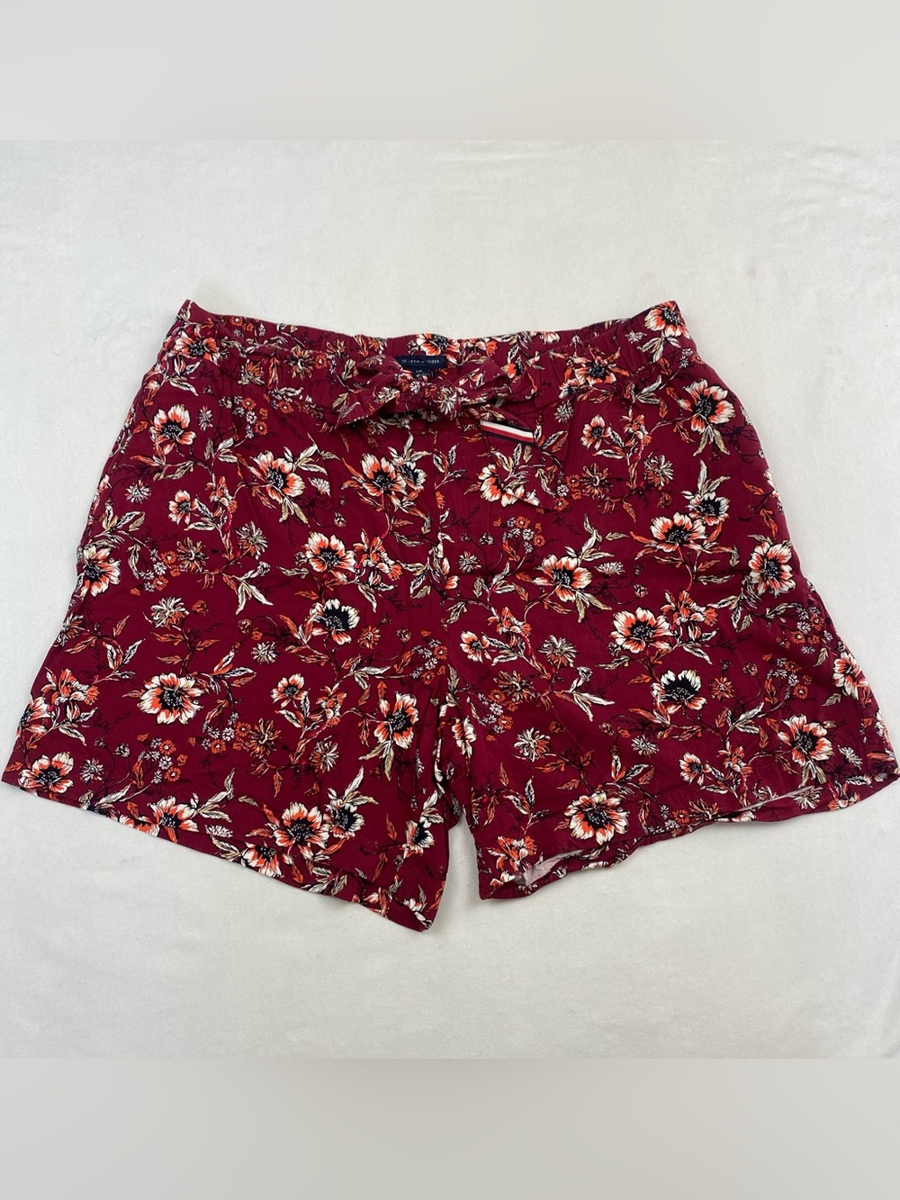 Tommy Hilfiger Women's High Waist Floral Shorts - Burgundy